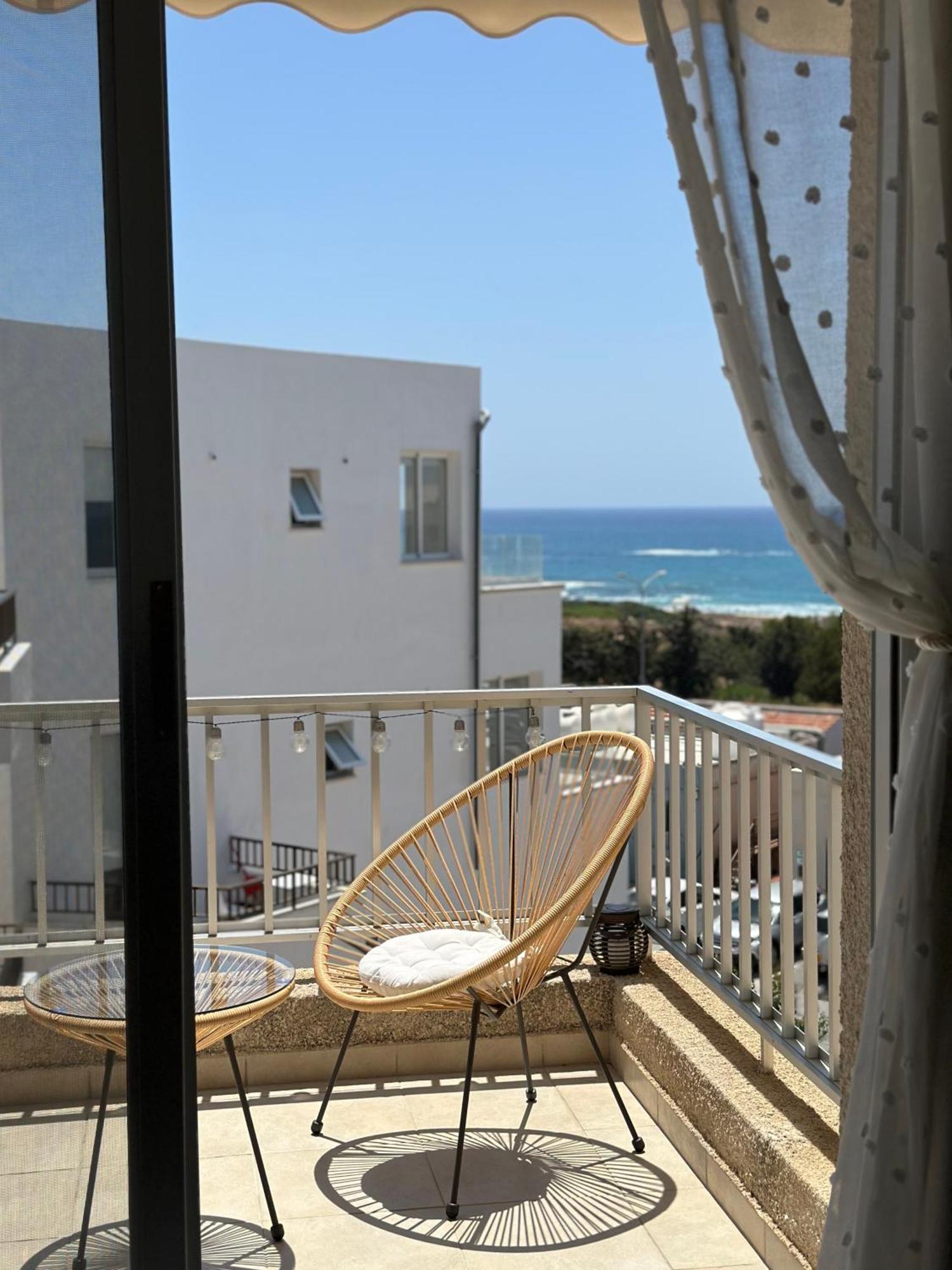 Sea View Apartment Near The Beach Paphos Ngoại thất bức ảnh