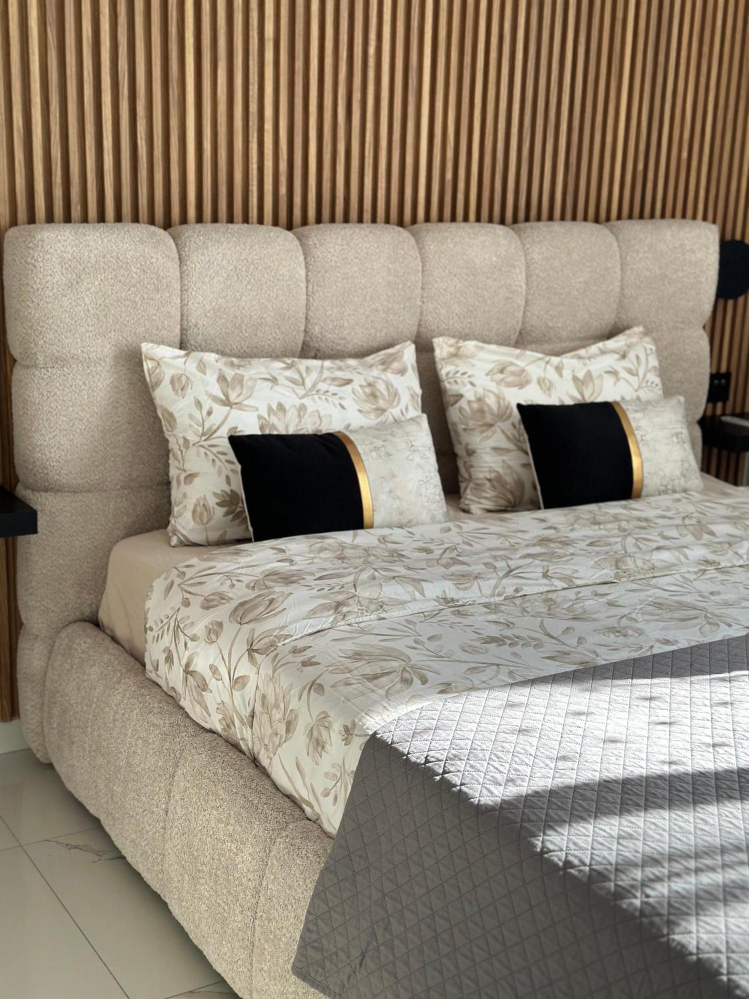 Sea View Apartment Near The Beach Paphos Ngoại thất bức ảnh